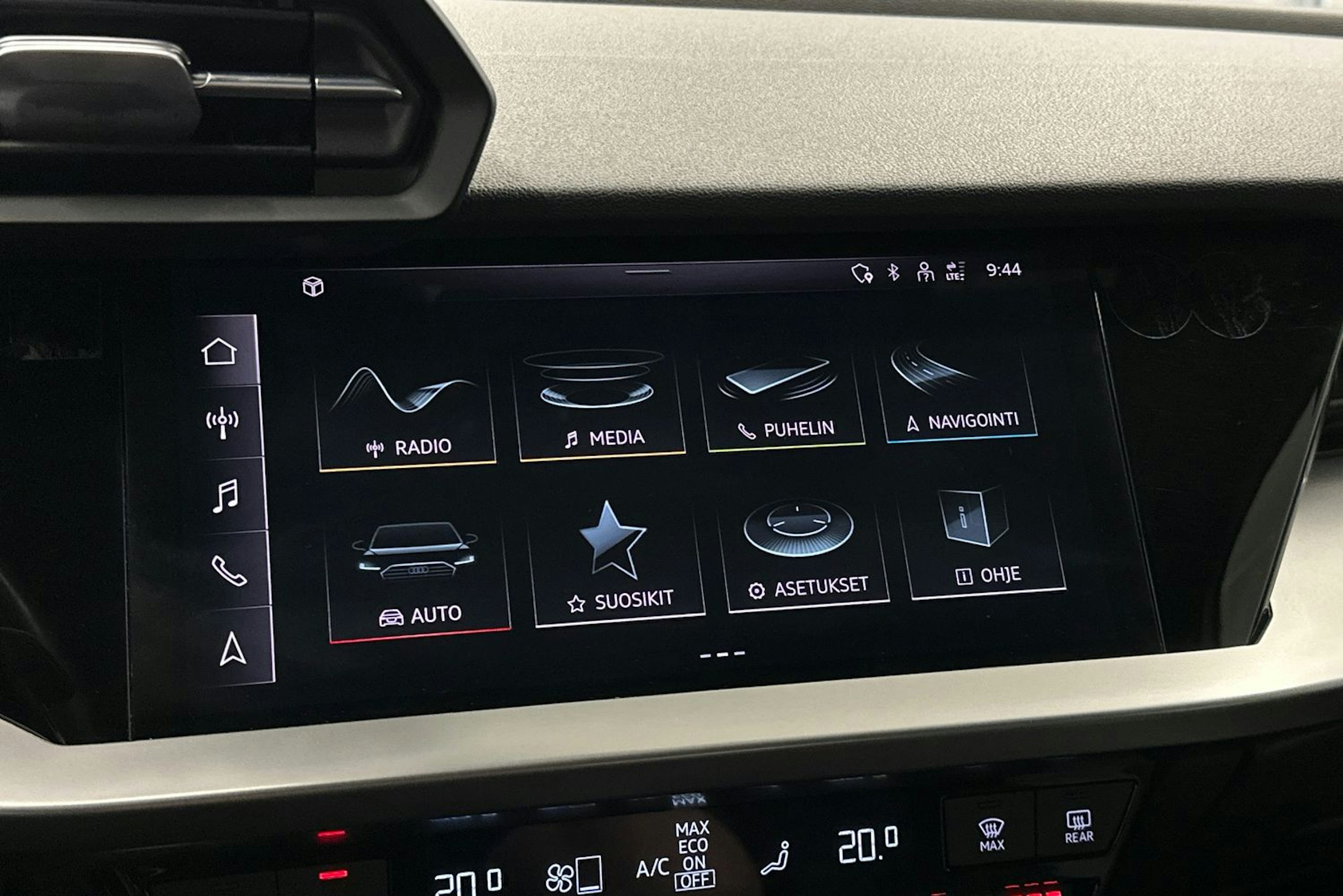 valkoinen Audi A3 2022 kuva 22.