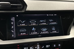valkoinen Audi A3 2022 kuva 22.