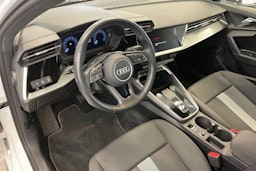 valkoinen Audi A3 2022 kuva 6.