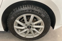 valkoinen Audi A3 2022 kuva 10.