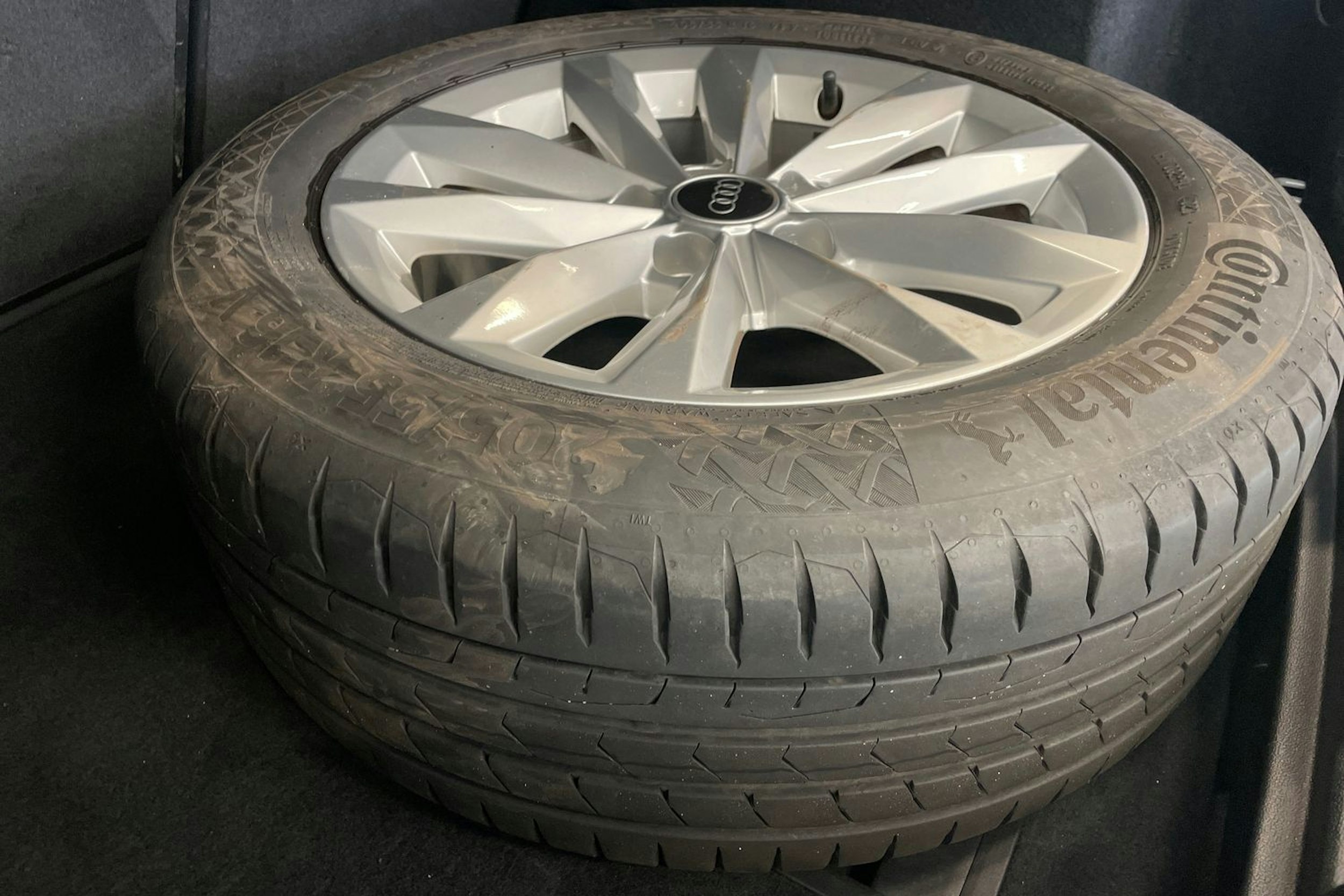 valkoinen Audi A3 2022 kuva 11.