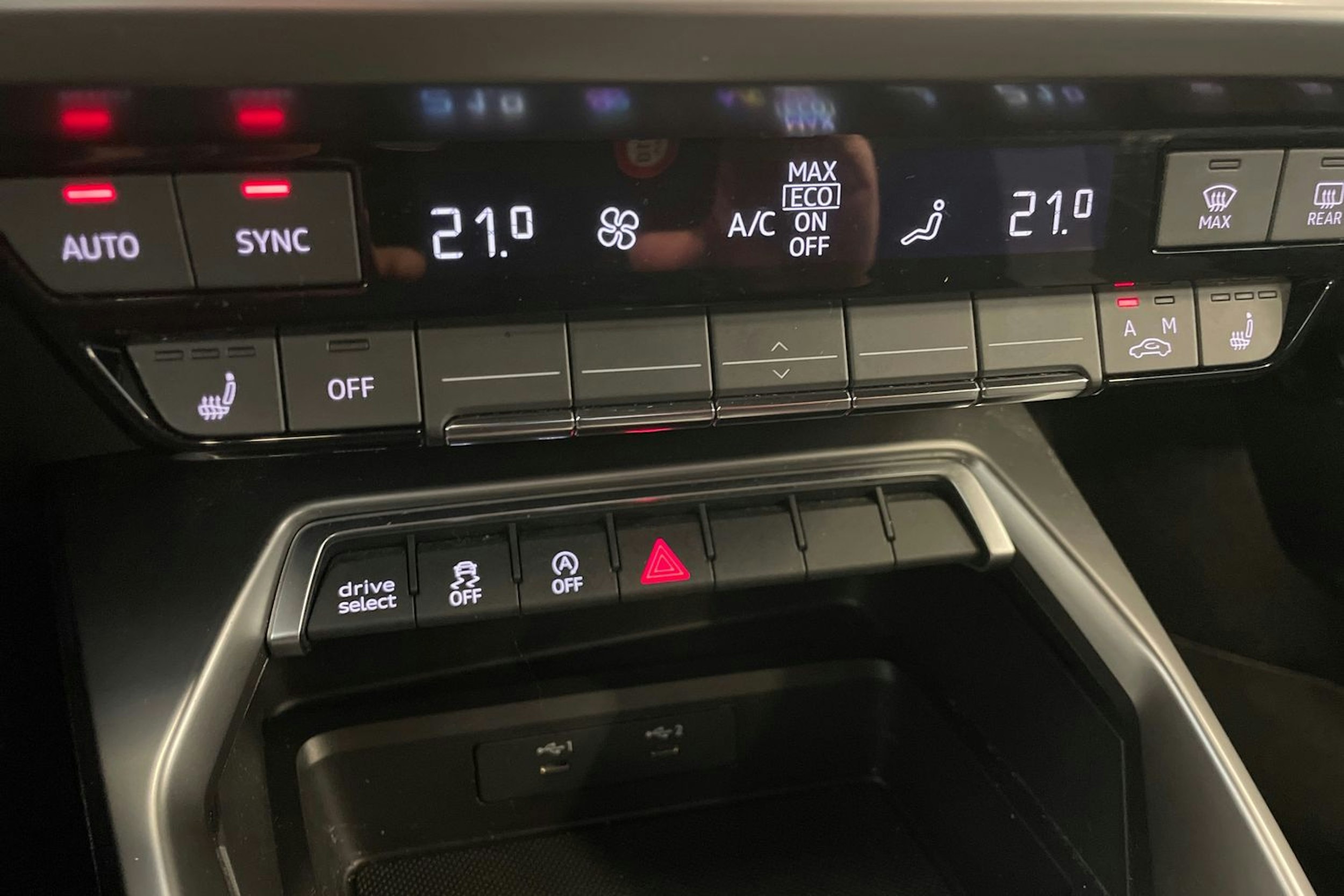 valkoinen Audi A3 2022 kuva 15.