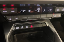 valkoinen Audi A3 2022 kuva 15.