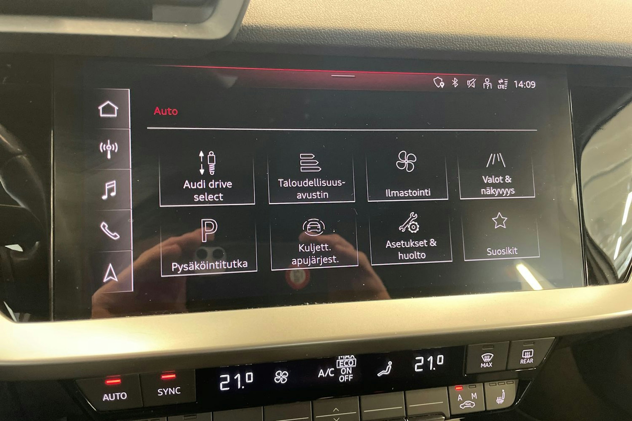 valkoinen Audi A3 2022 kuva 17.