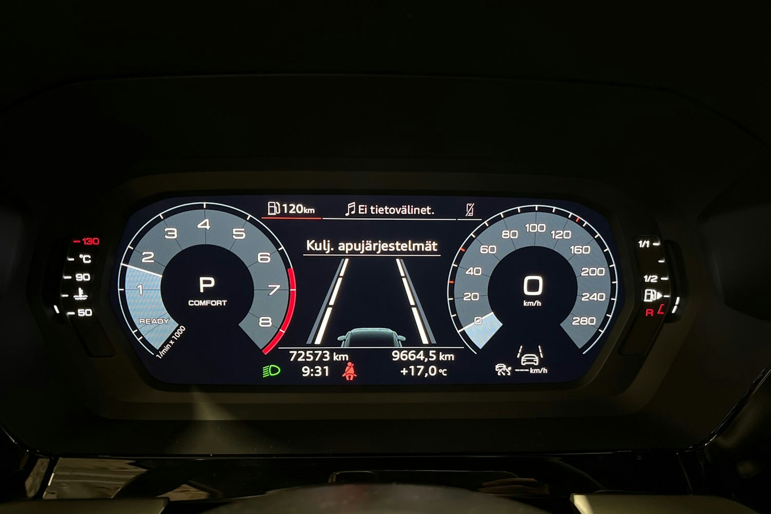 valkoinen Audi A3 2022 kuva 18.