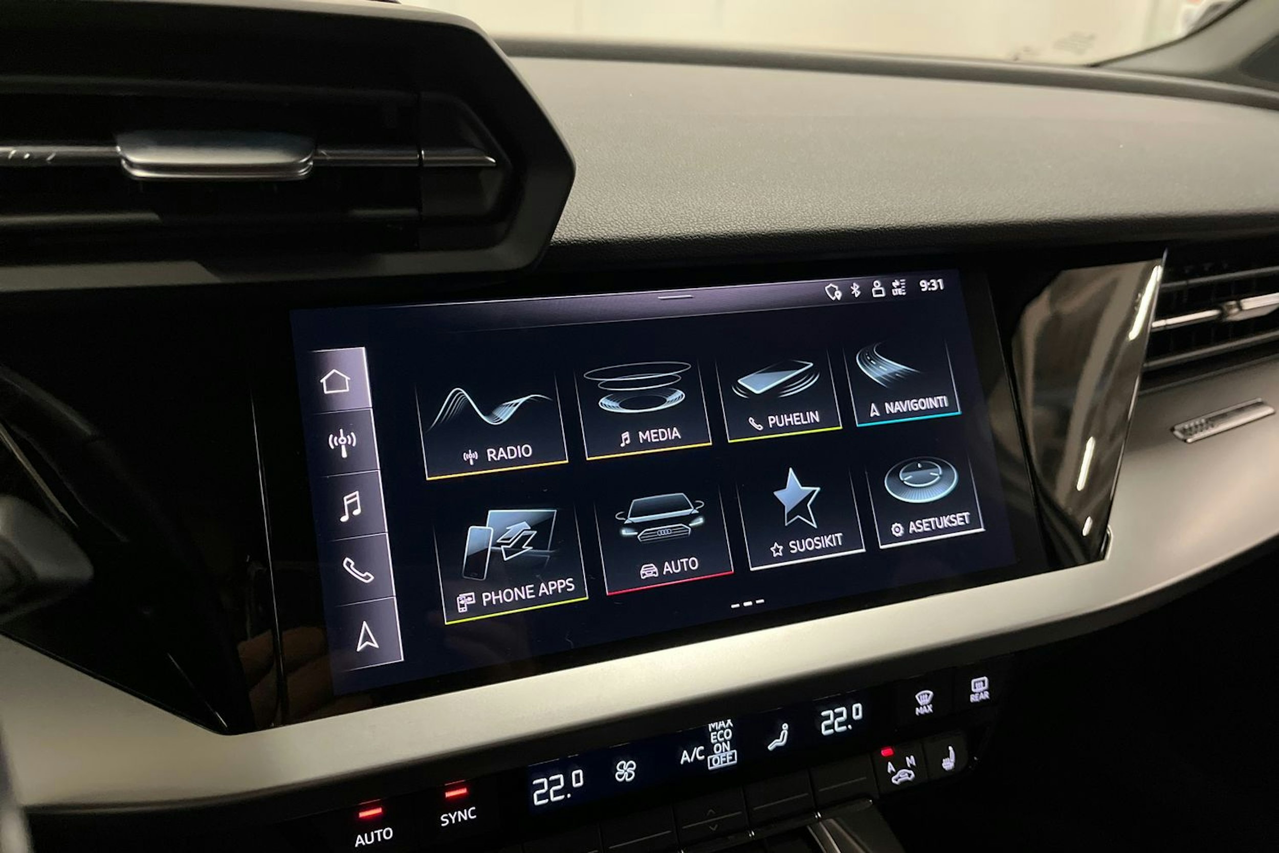 valkoinen Audi A3 2022 kuva 19.