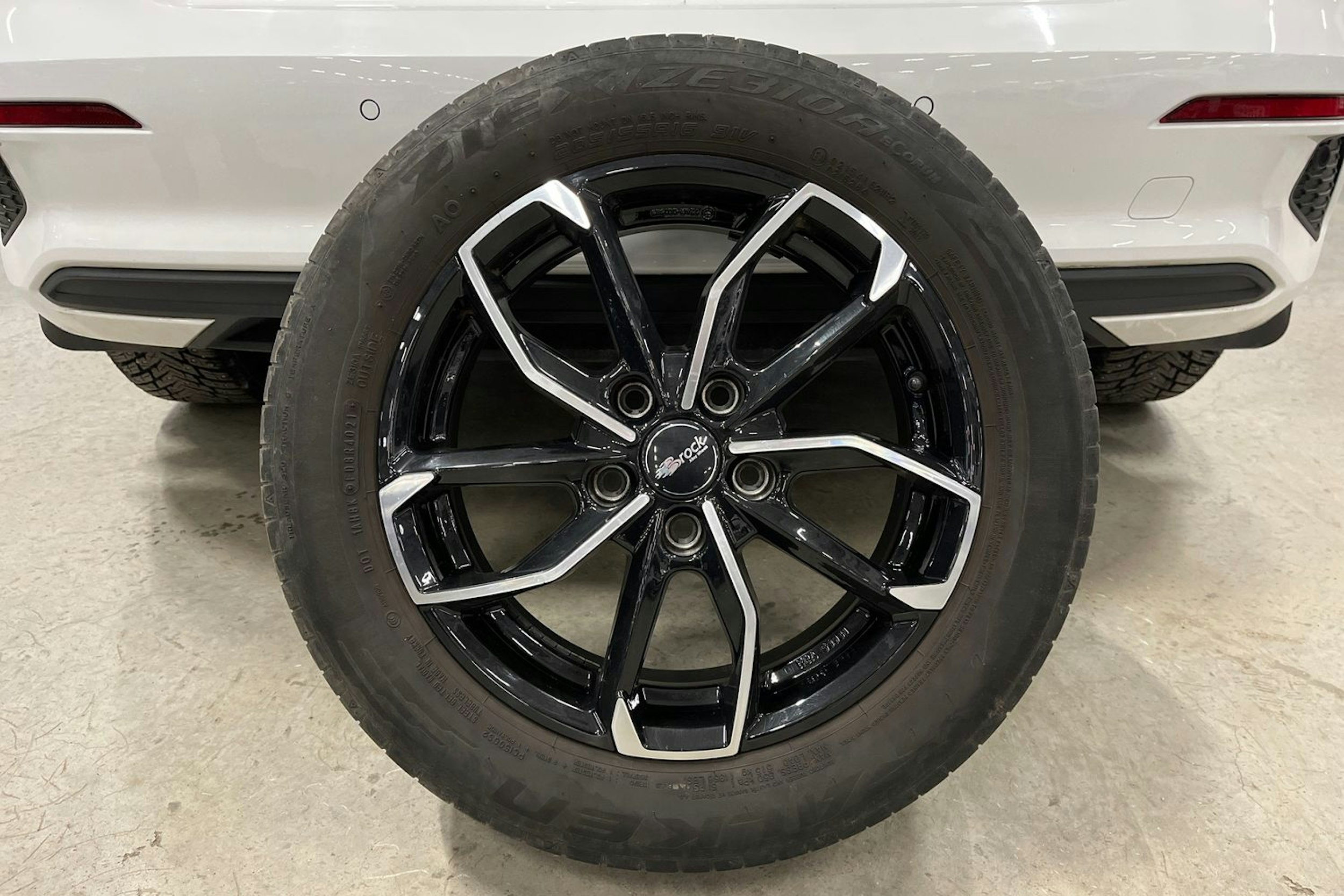 valkoinen Audi A3 2022 kuva 32.