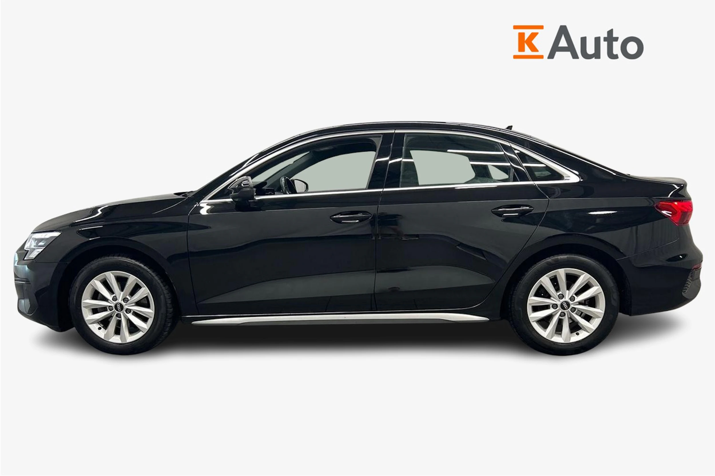 musta Audi A3 2022 kuva 5.