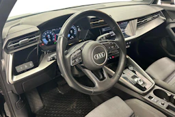 musta Audi A3 2022 kuva 6.