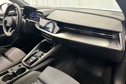 musta Audi A3 2022 kuva 12.