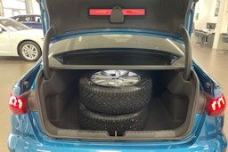 sininen Audi A3 2022 kuva 13.