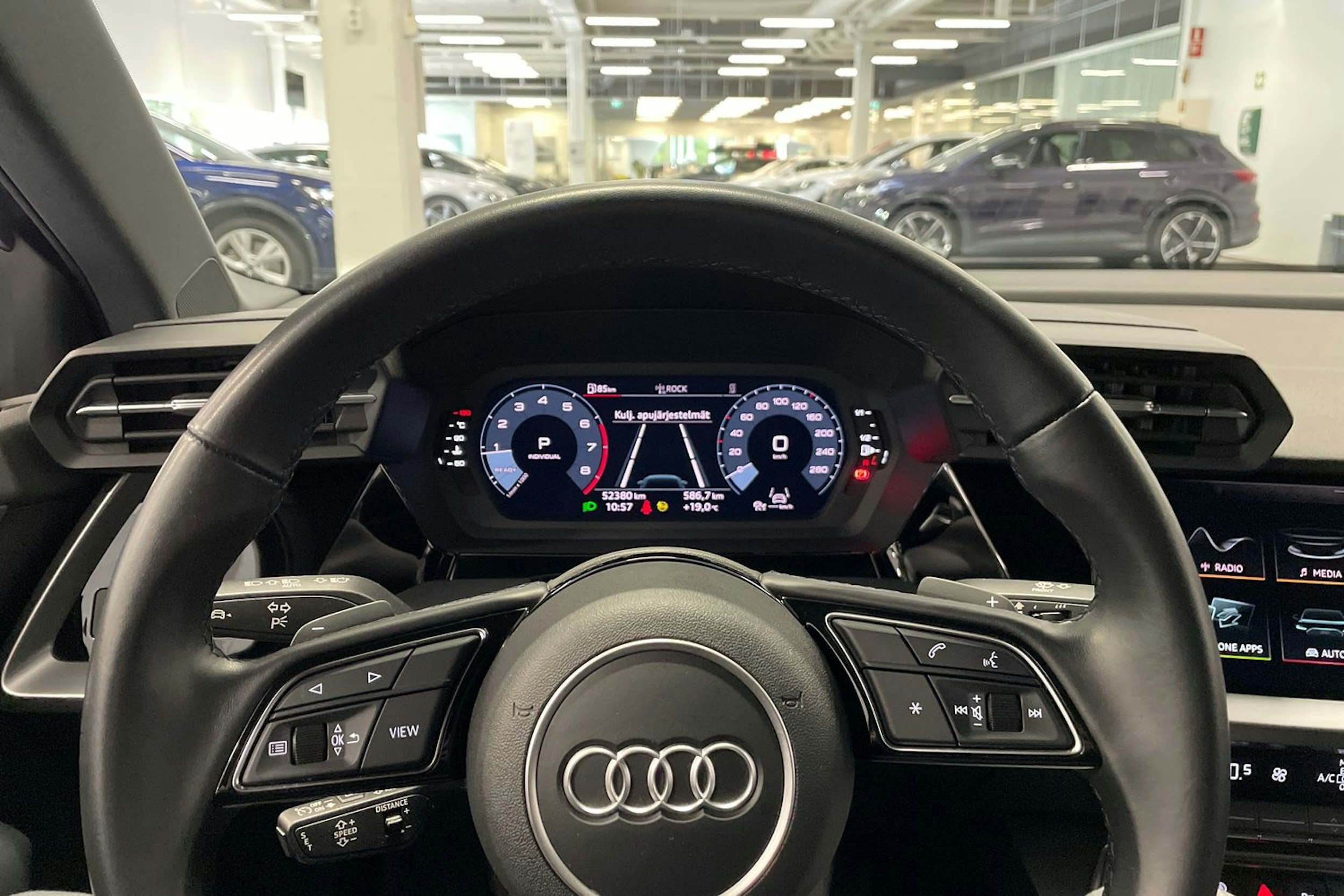 sininen Audi A3 2022 kuva 16.