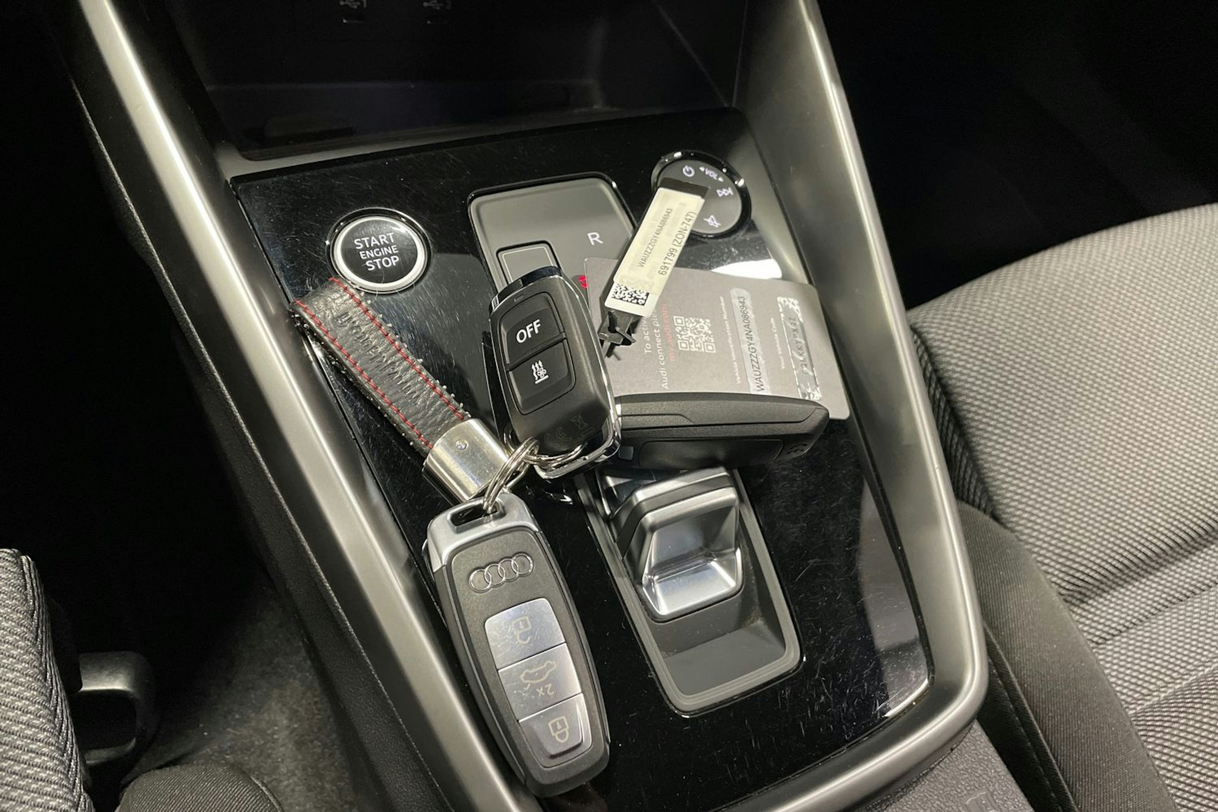 sininen Audi A3 2022 kuva 18.