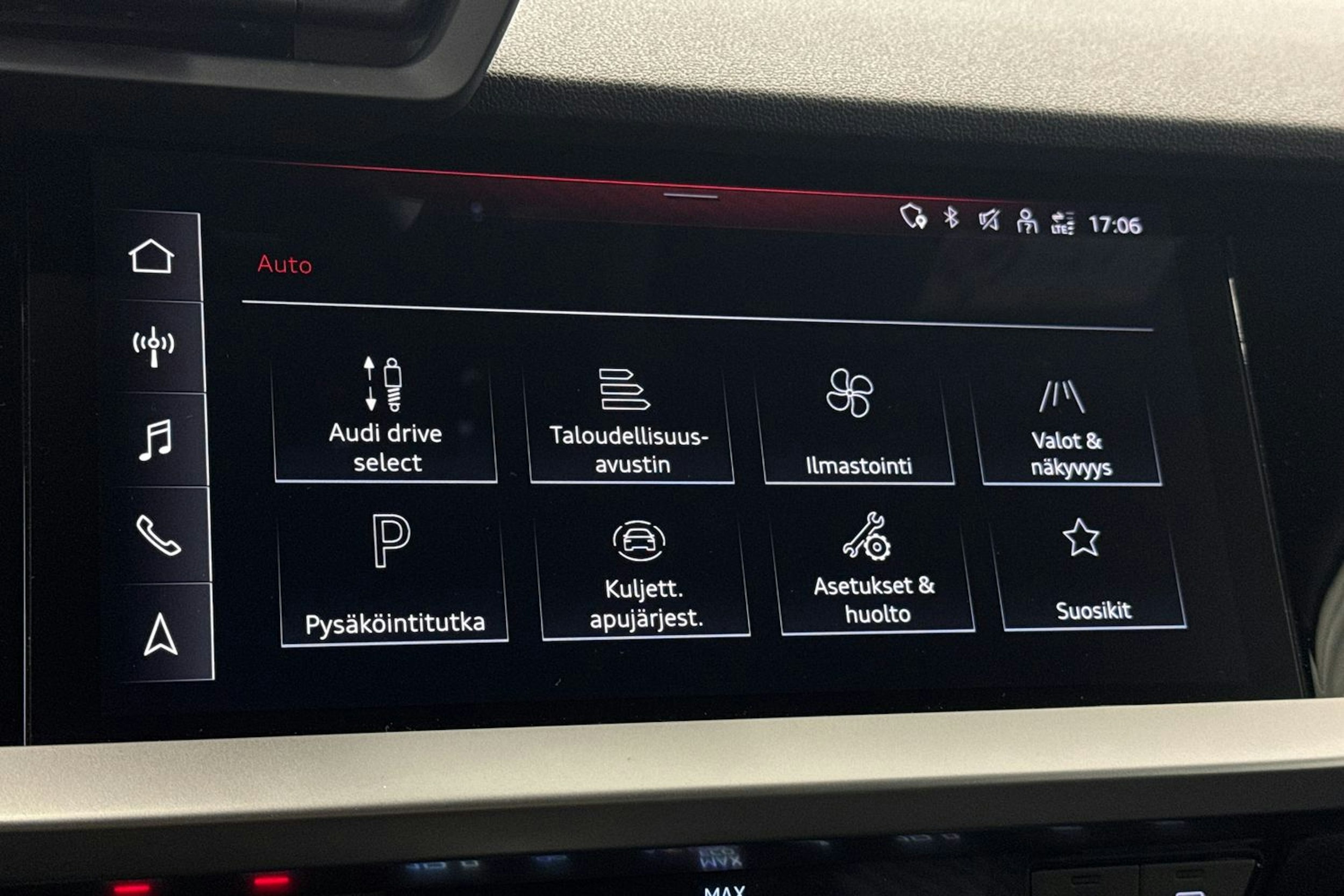 sininen Audi A3 2022 kuva 28.