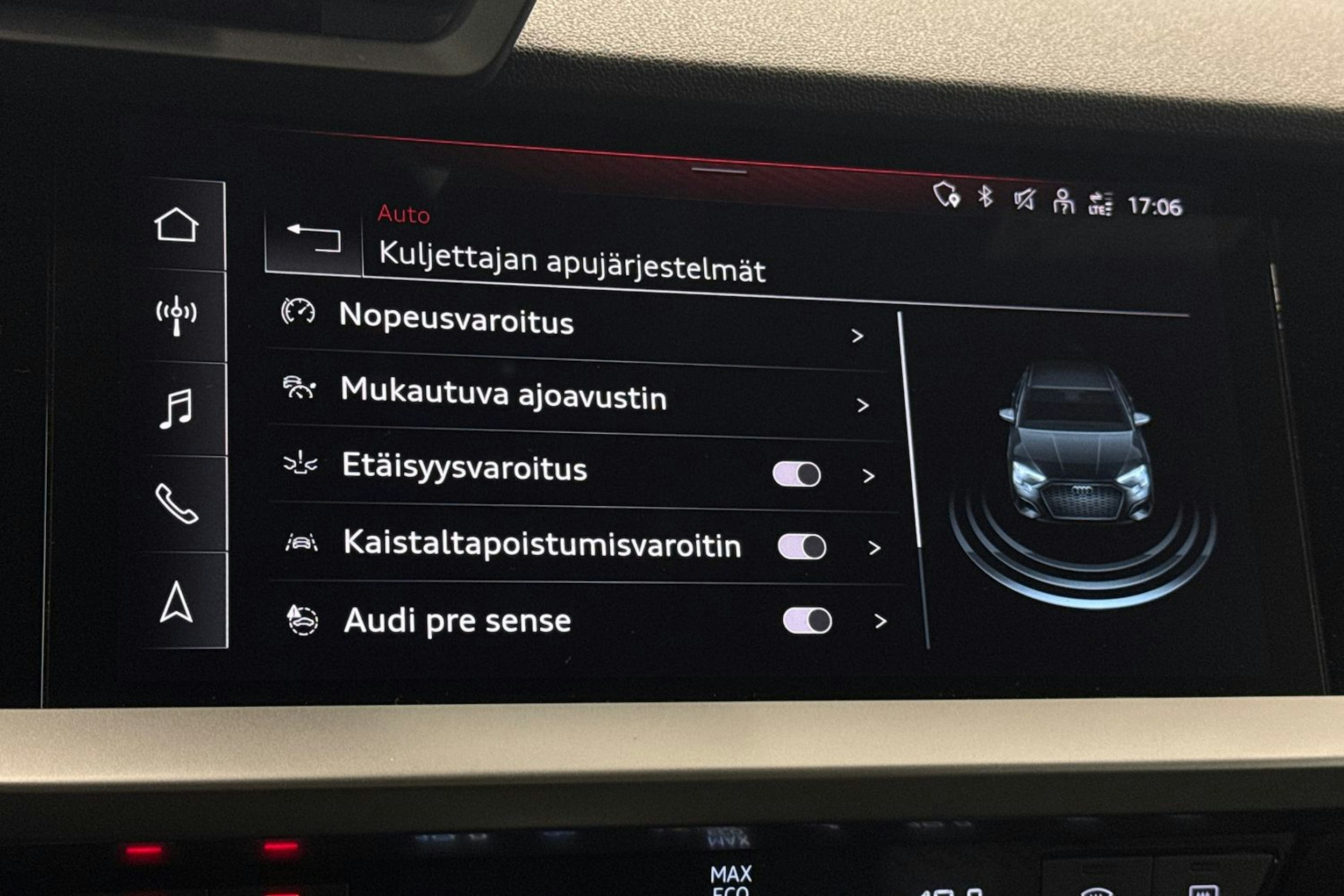 sininen Audi A3 2022 kuva 30.