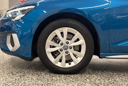 sininen Audi A3 2022 kuva 36.