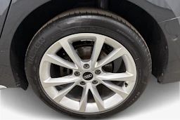 harmaa Audi A3 2022 kuva 9.