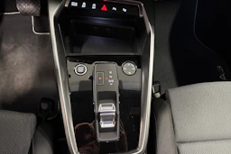 harmaa Audi A3 2022 kuva 15.