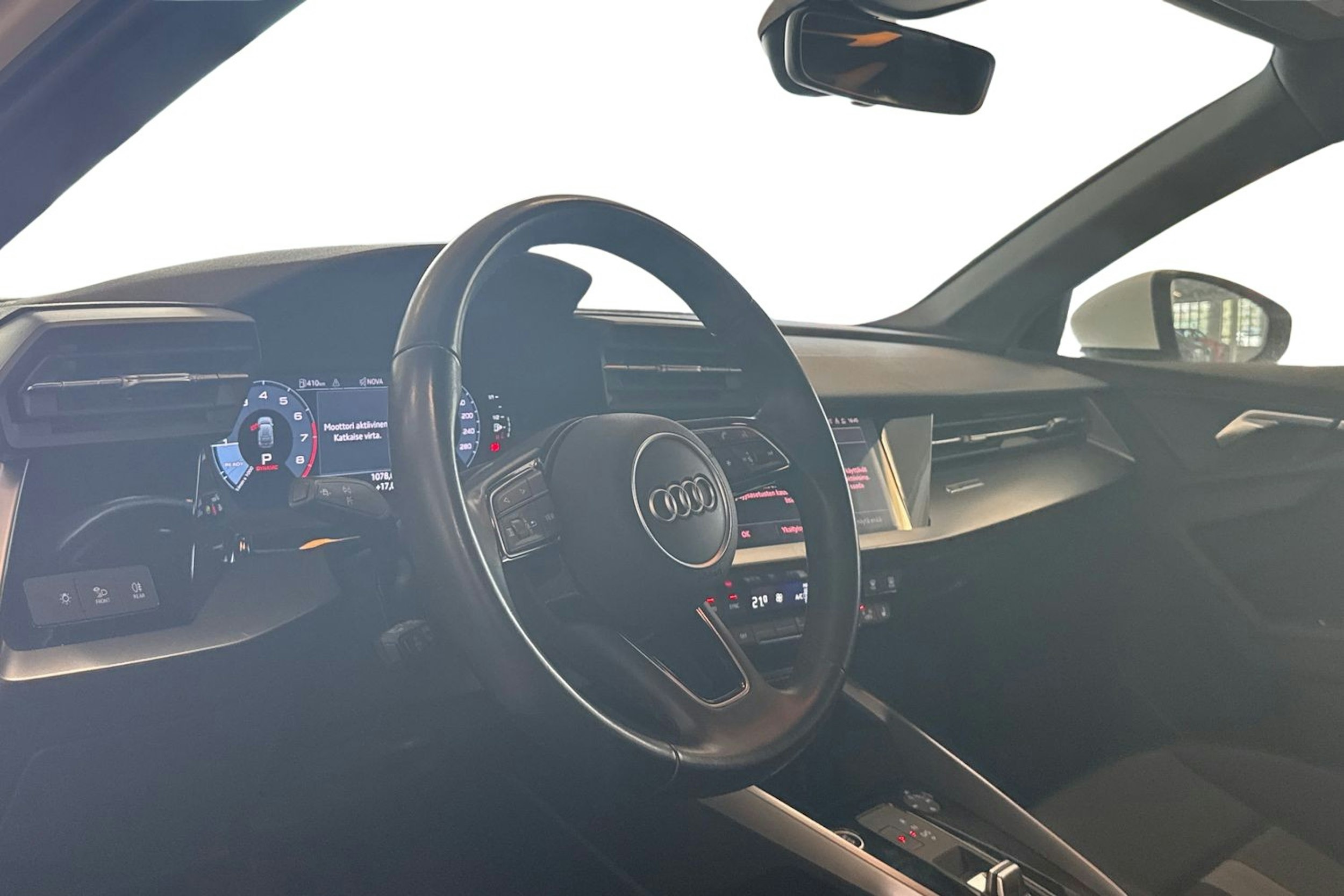 valkoinen Audi A3 2022 kuva 3.