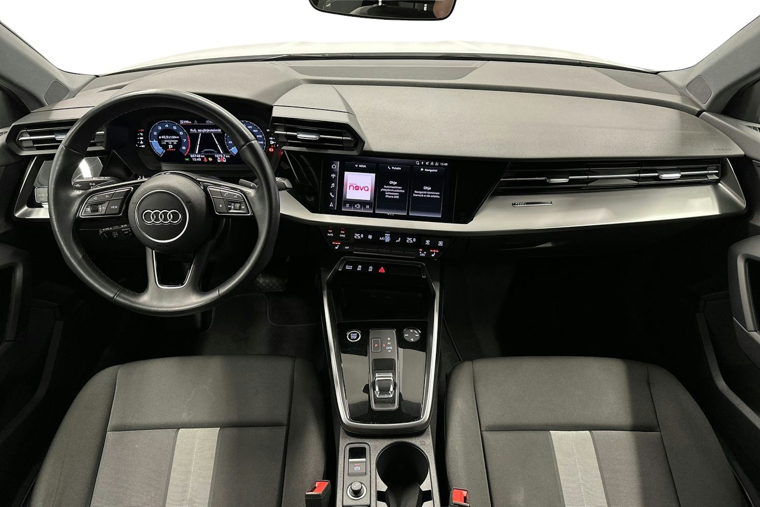 valkoinen Audi A3 2022 kuva 9.