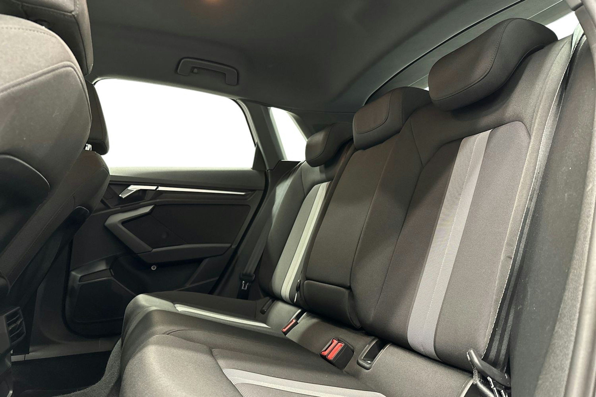 valkoinen Audi A3 2022 kuva 10.