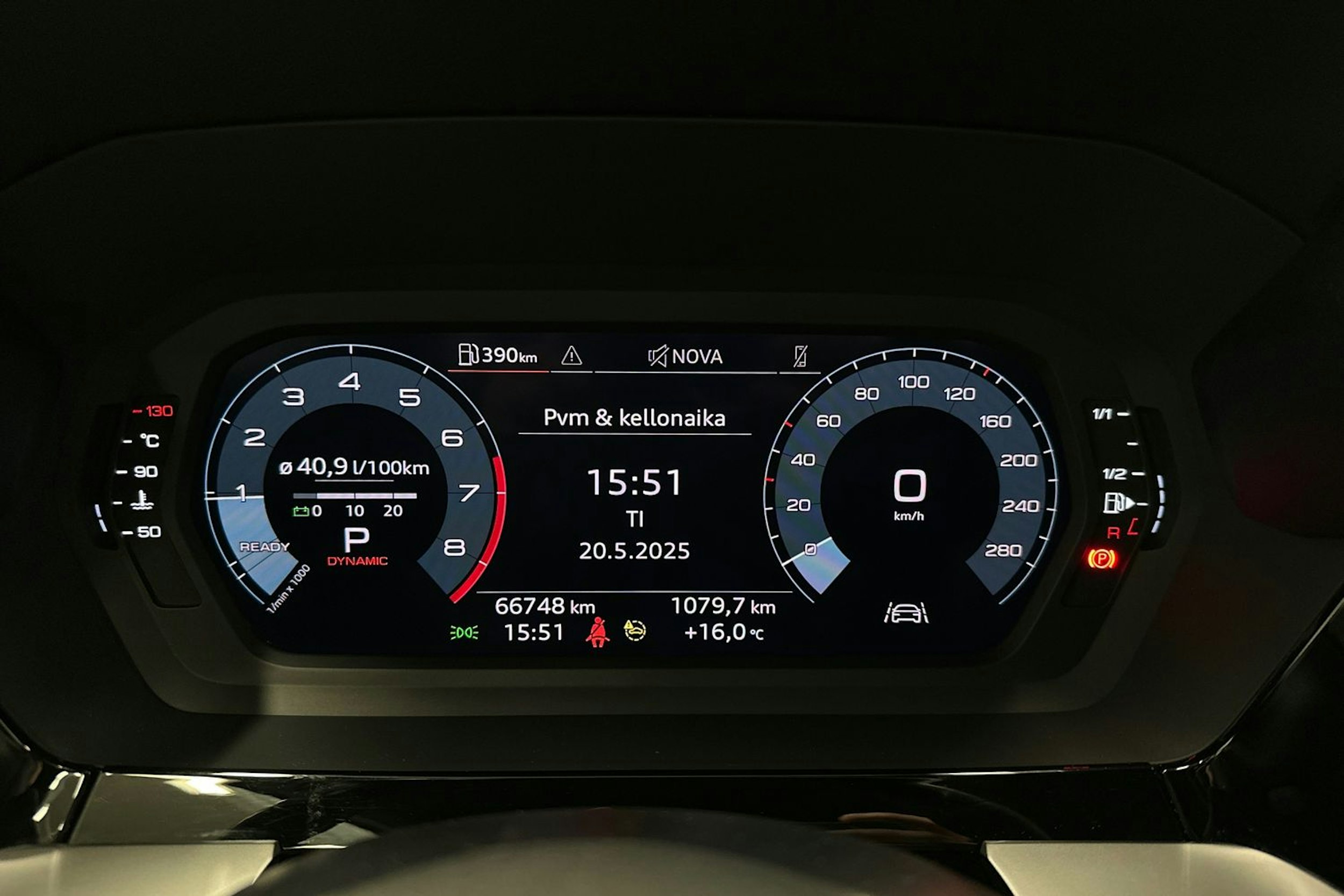 valkoinen Audi A3 2022 kuva 17.