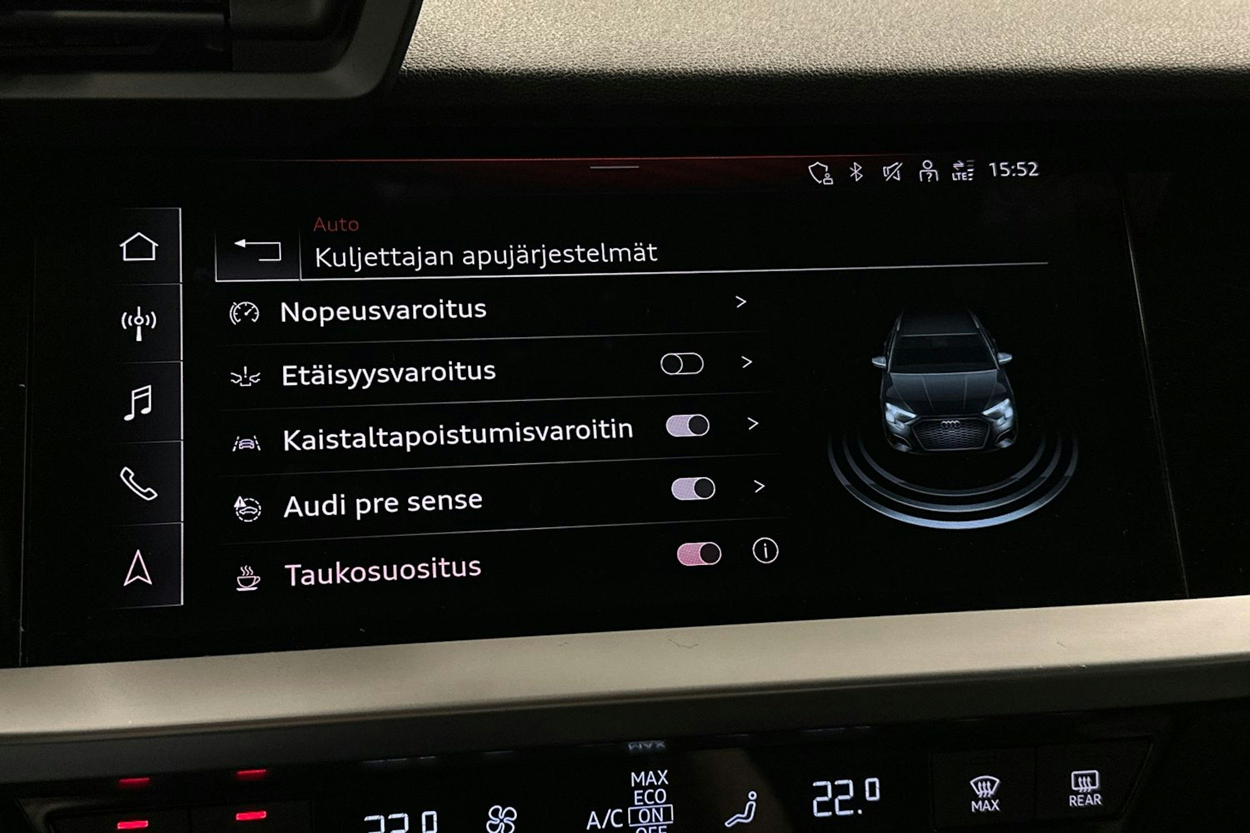 valkoinen Audi A3 2022 kuva 19.