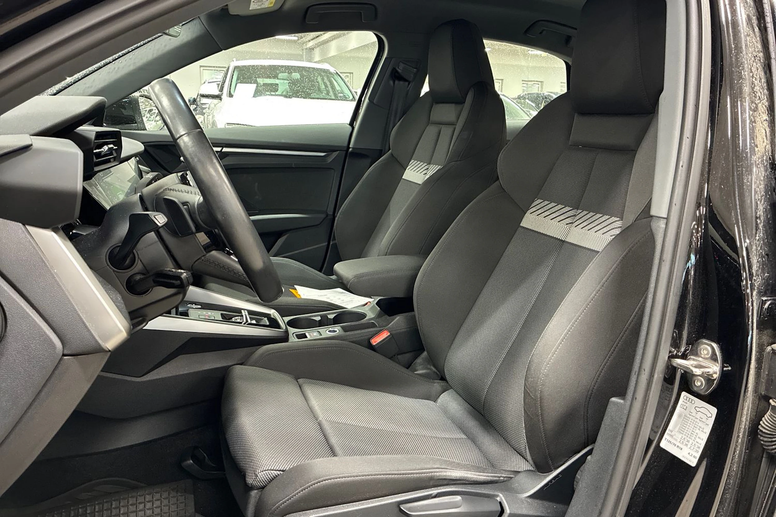 musta Audi A3 2022 kuva 4.