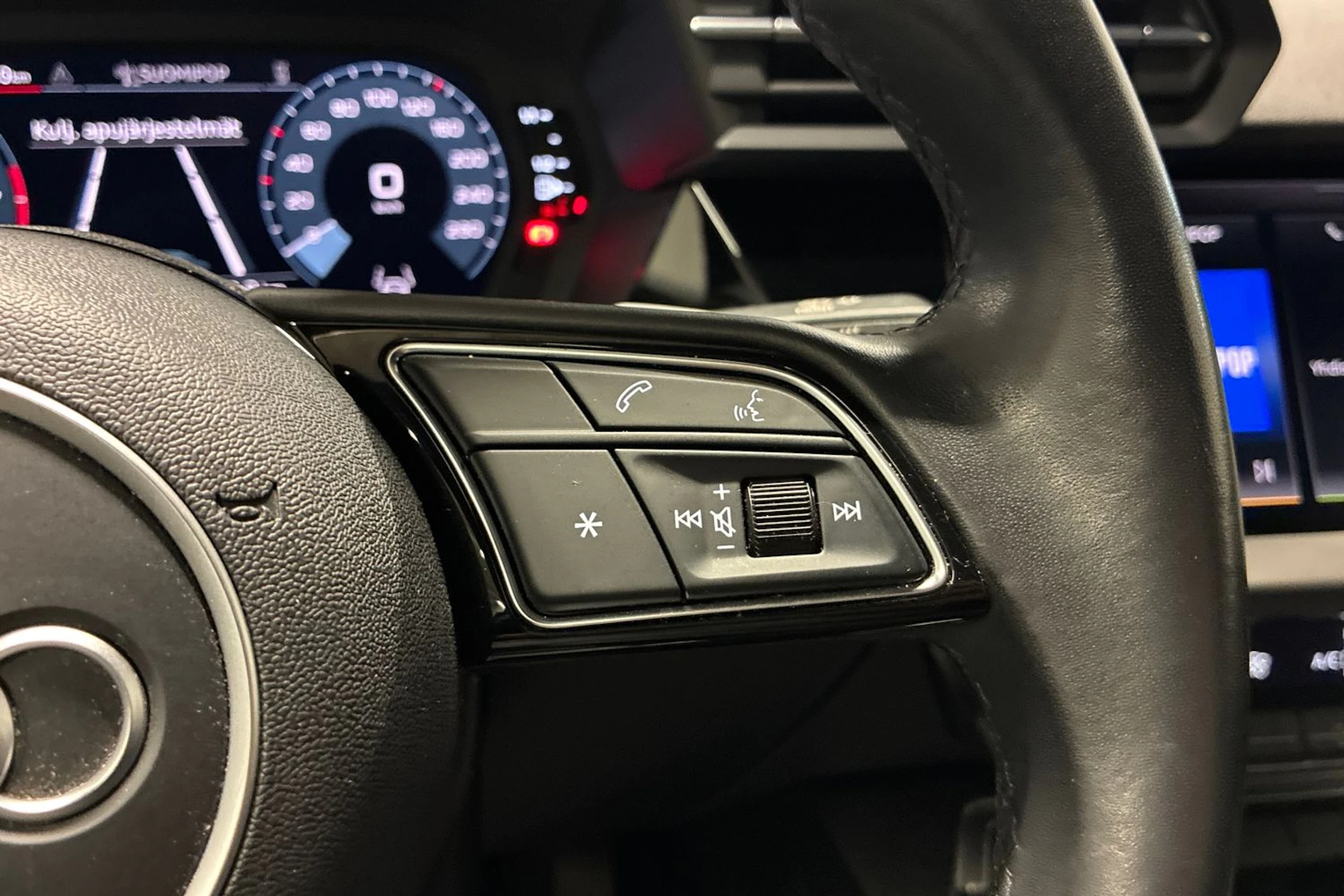 musta Audi A3 2022 kuva 14.