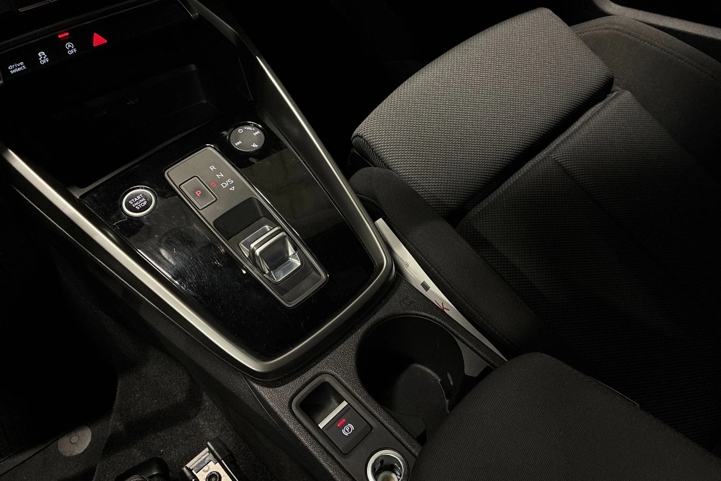 musta Audi A3 2022 kuva 19.