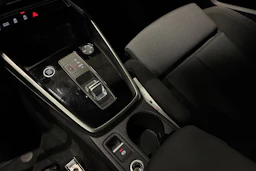 musta Audi A3 2022 kuva 19.