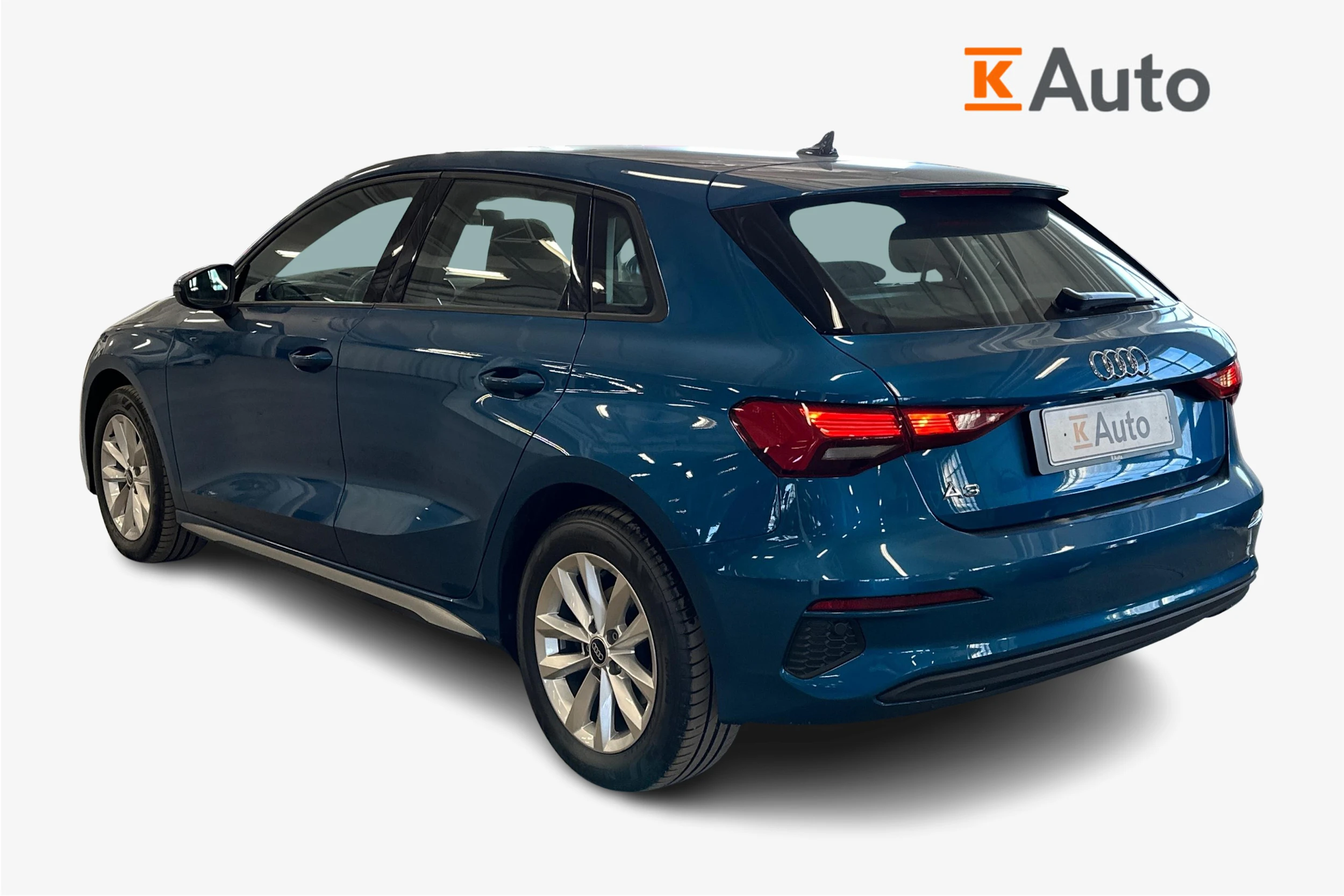 sininen Audi A3 2023 kuva 2.