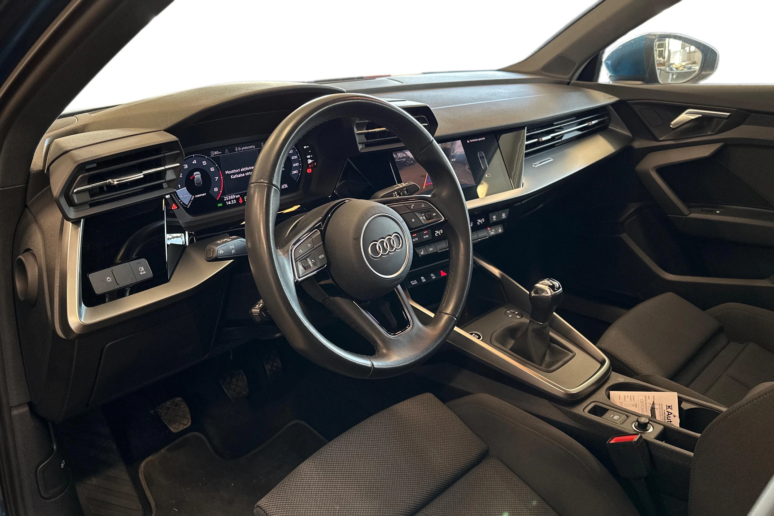 sininen Audi A3 2023 kuva 3.