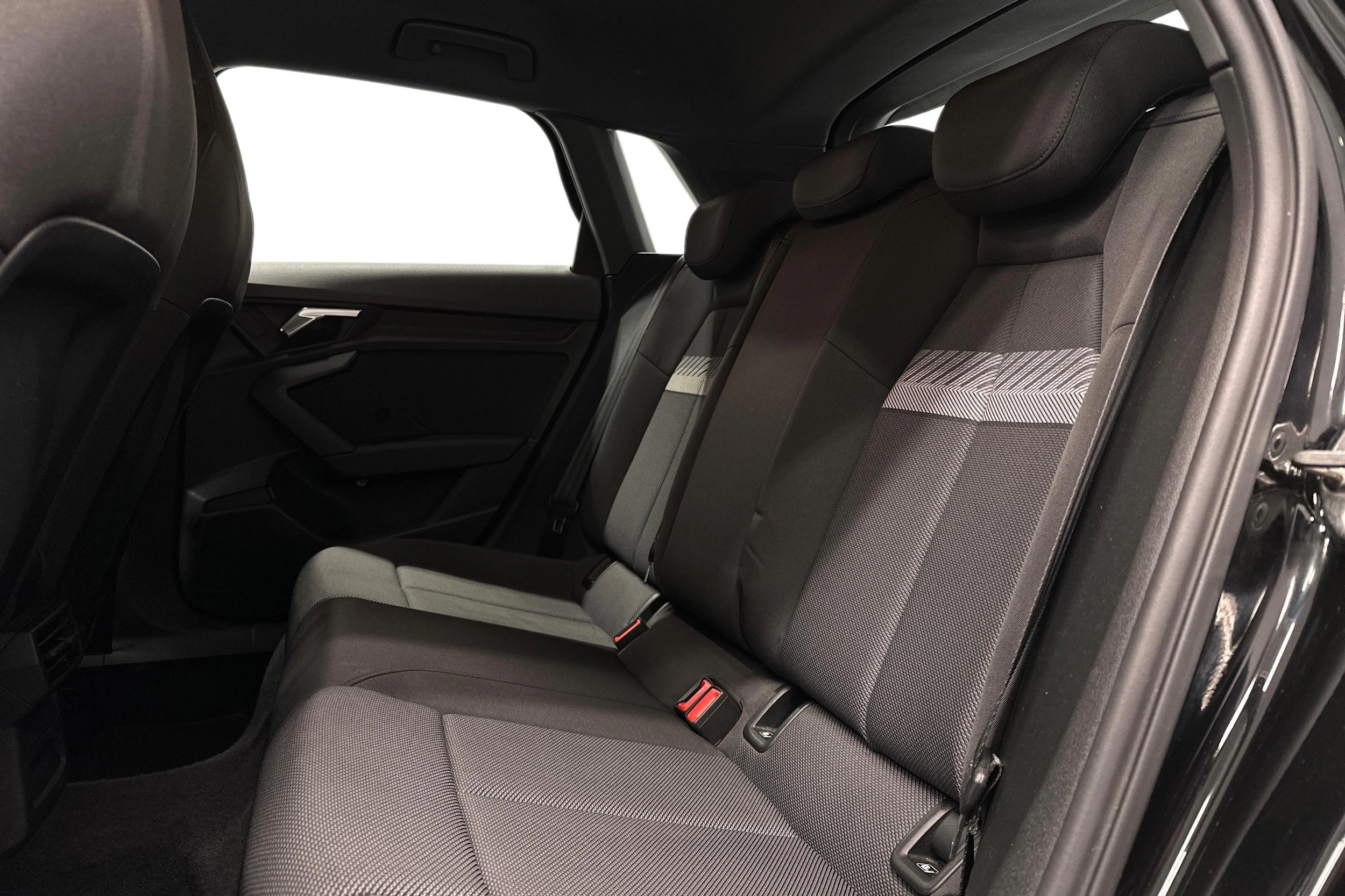musta Audi A3 2023 kuva 8.