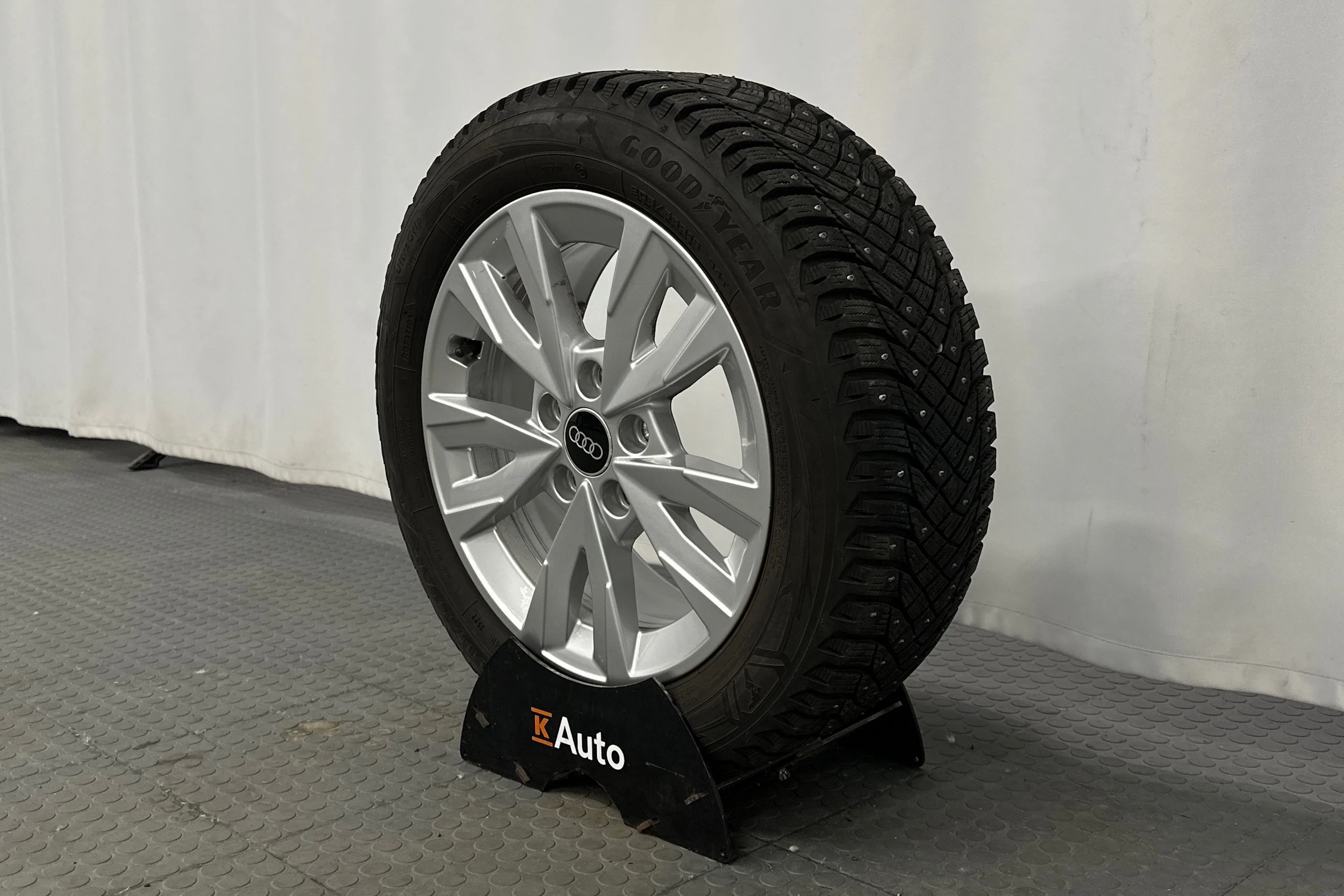 musta Audi A3 2023 kuva 10.