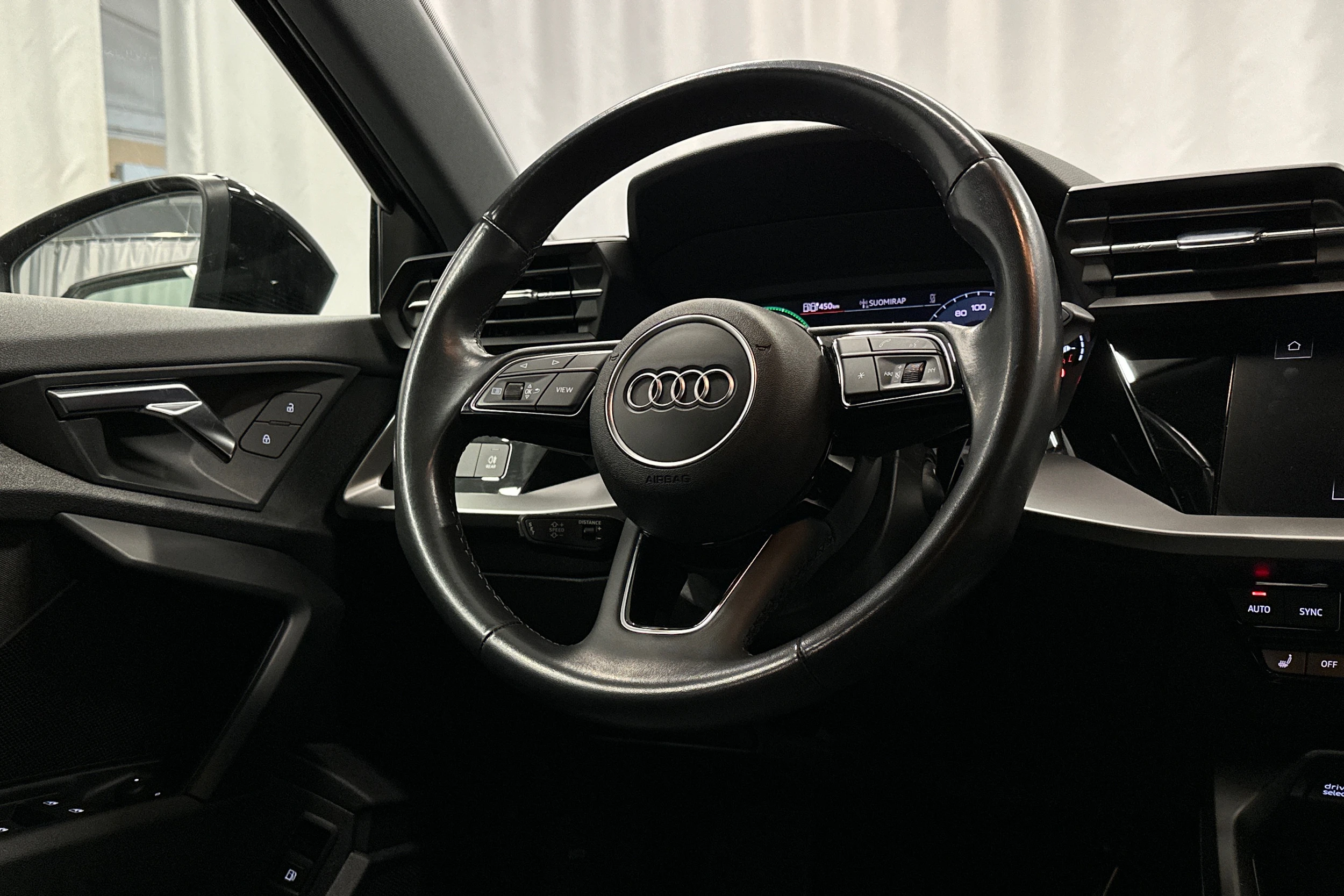 musta Audi A3 2023 kuva 14.