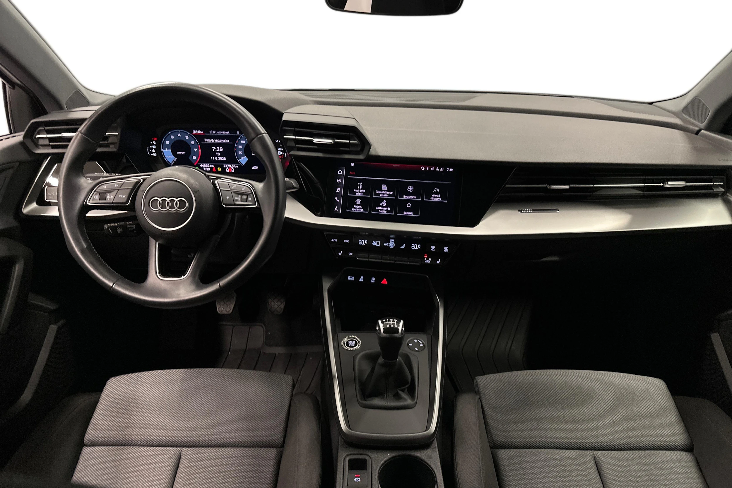 valkoinen Audi A3 2023 kuva 9.