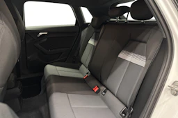 valkoinen Audi A3 2023 kuva 11.