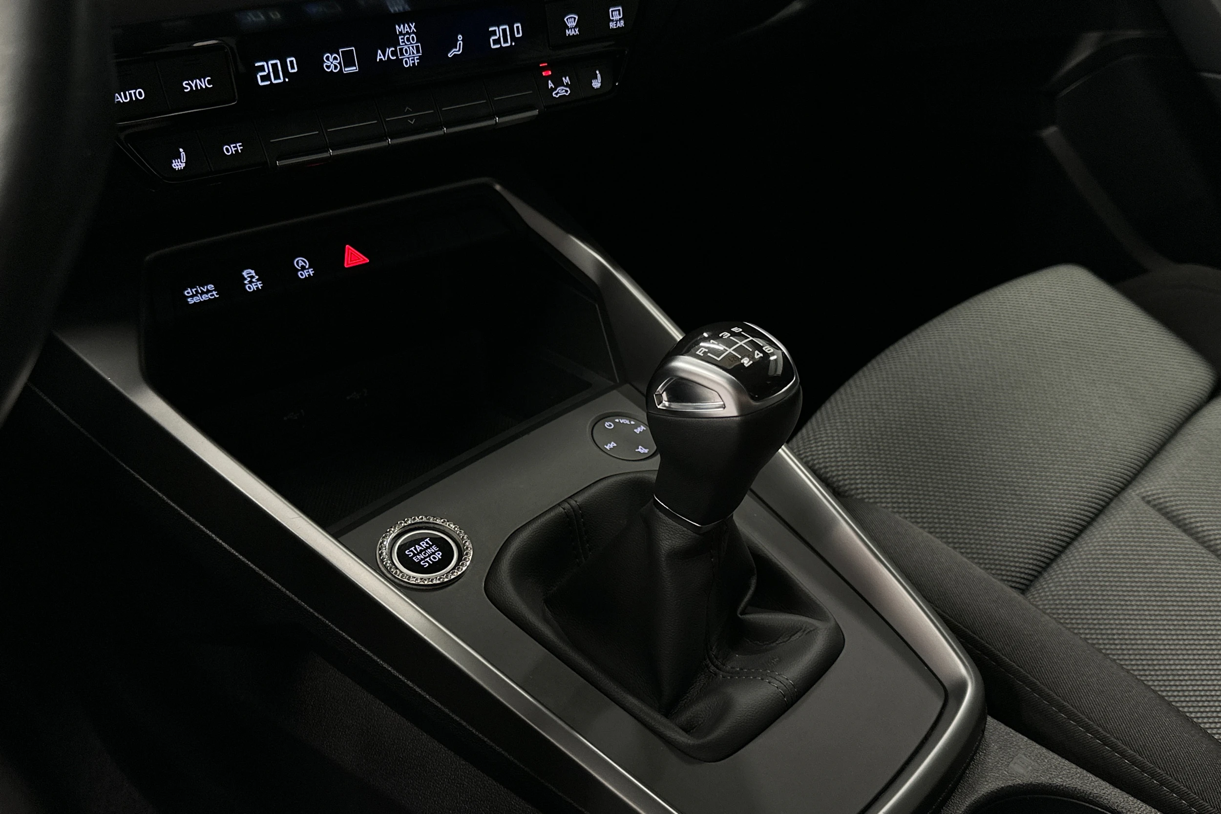 valkoinen Audi A3 2023 kuva 31.