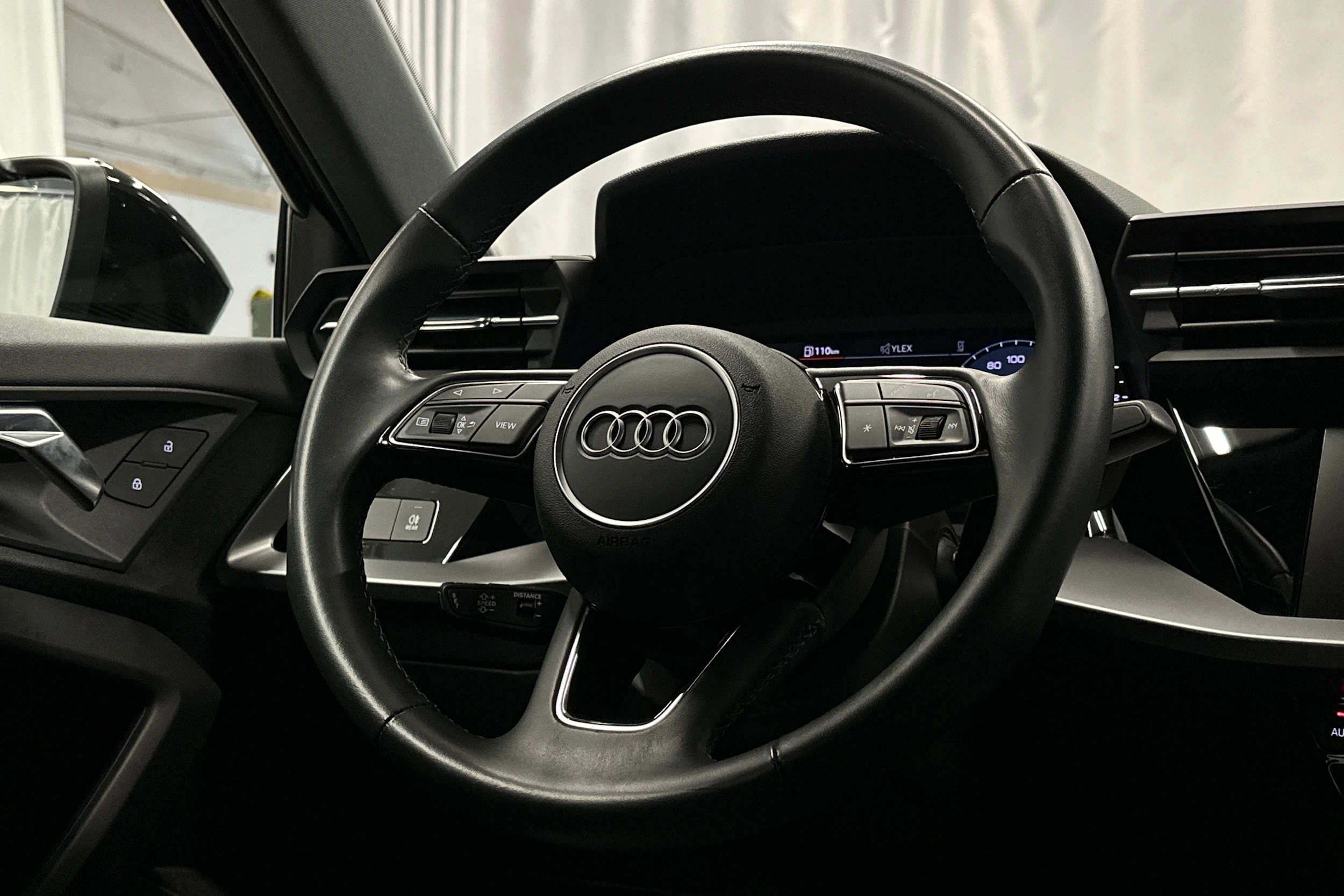 musta Audi A3 2023 kuva 17.