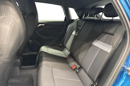 sininen Audi A3 2023 kuva 8.