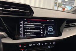 sininen Audi A3 2023 kuva 16.