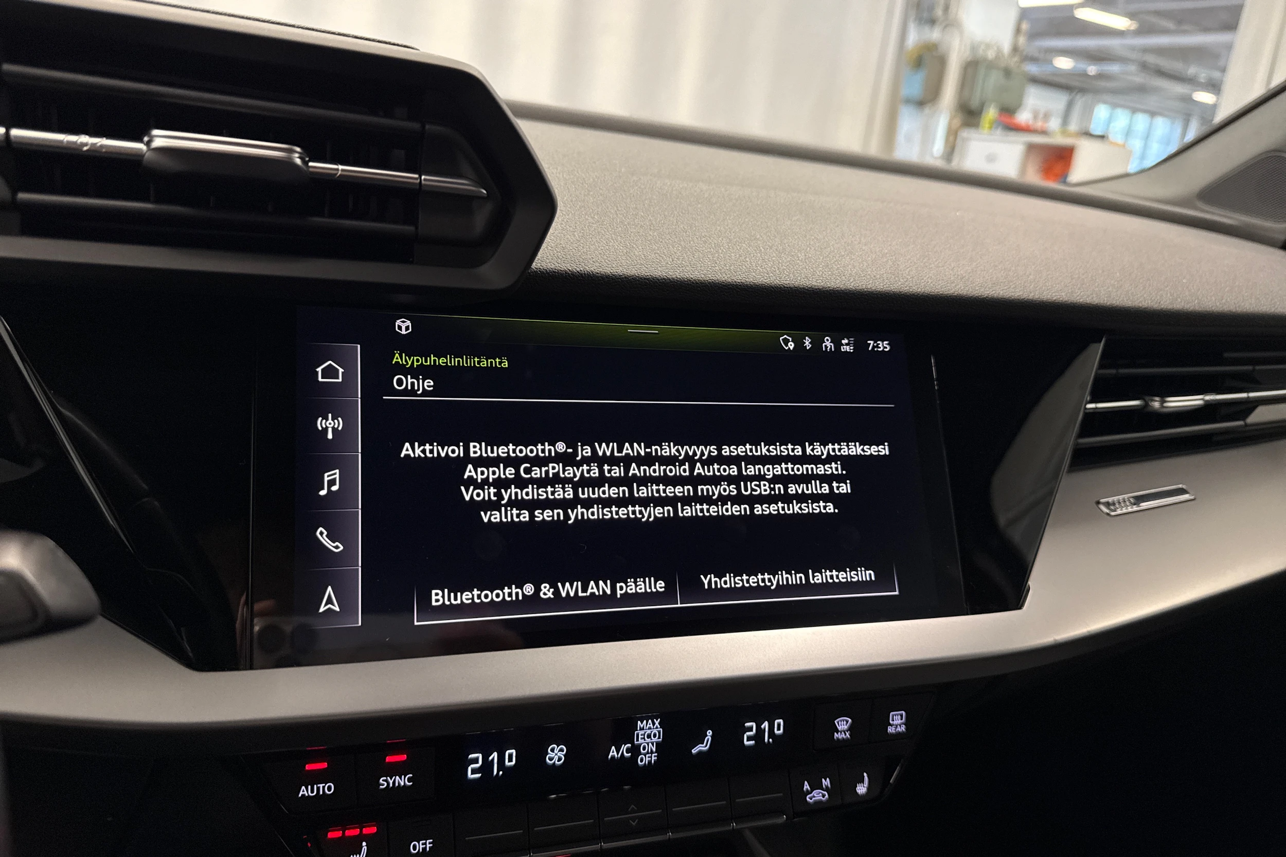 sininen Audi A3 2023 kuva 19.