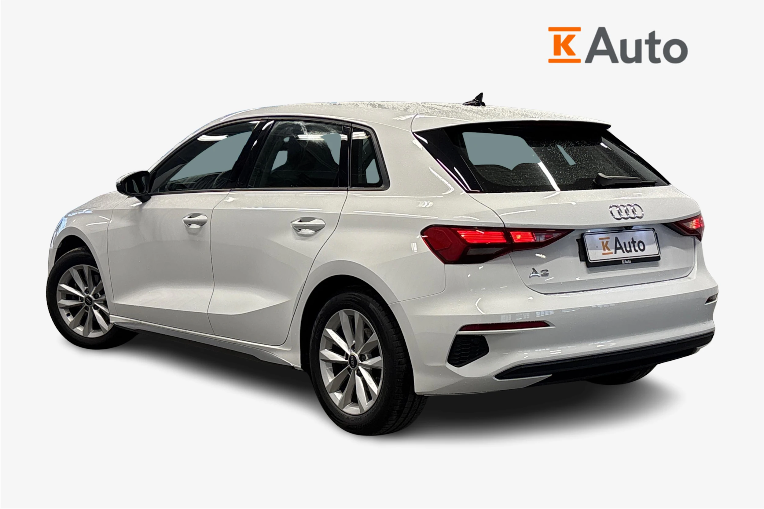 valkoinen Audi A3 2023 kuva 2.