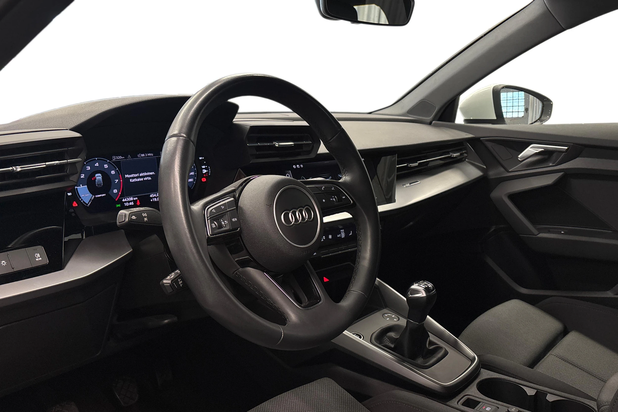 valkoinen Audi A3 2023 kuva 3.