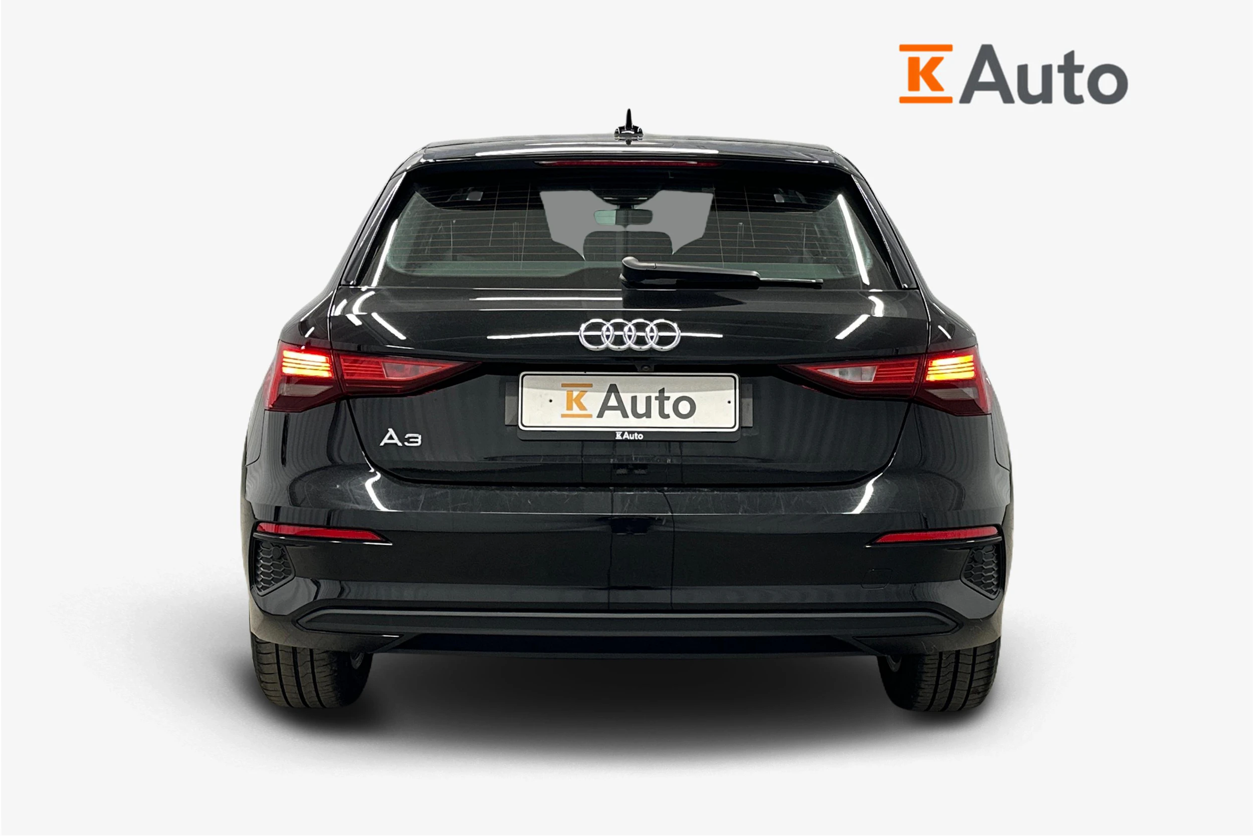 musta Audi A3 2023 kuva 3.