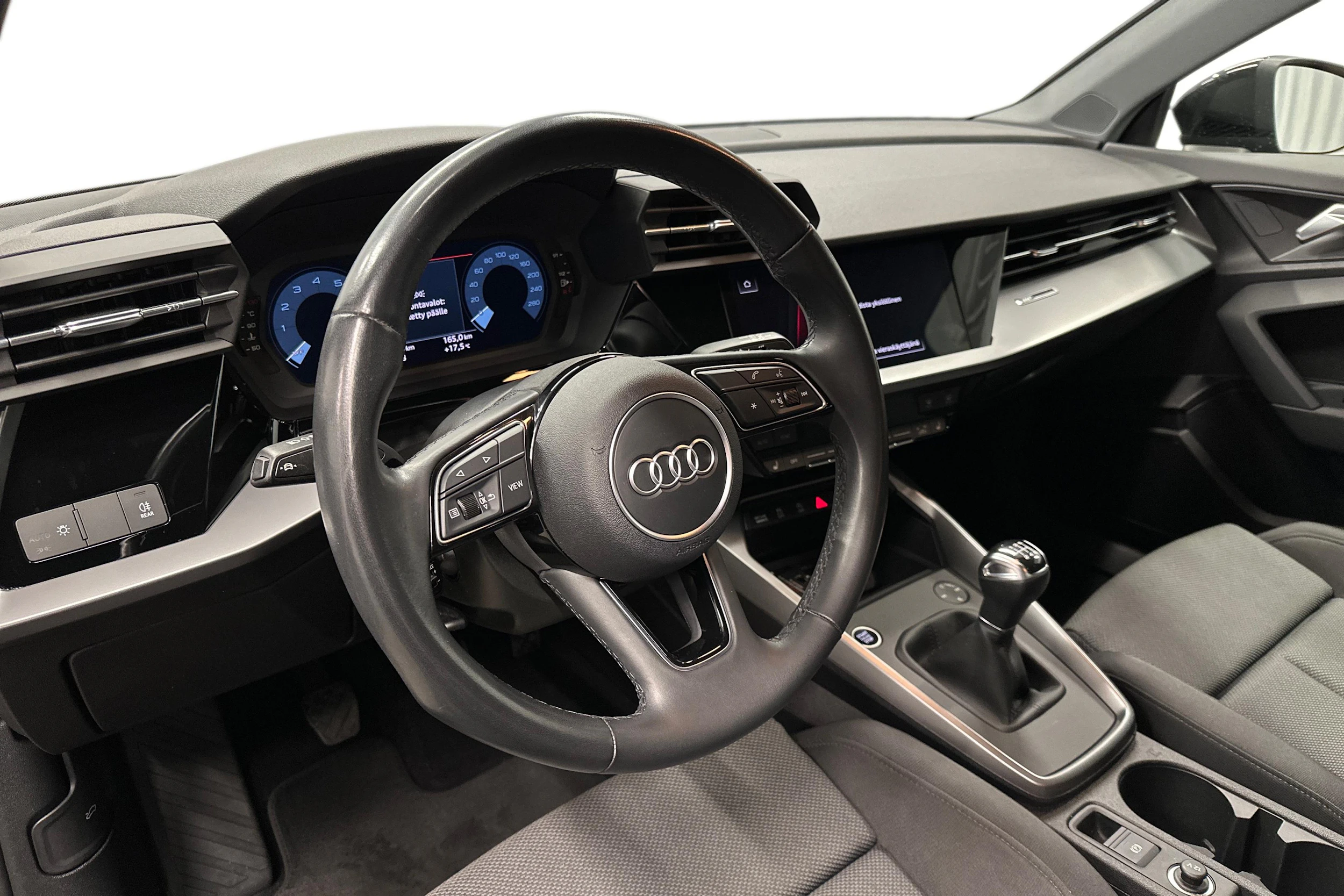 musta Audi A3 2023 kuva 6.
