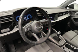 musta Audi A3 2023 kuva 6.