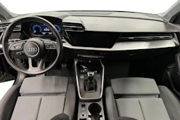 musta Audi A3 2023 kuva 7.