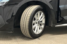 musta Audi A3 2023 kuva 10.